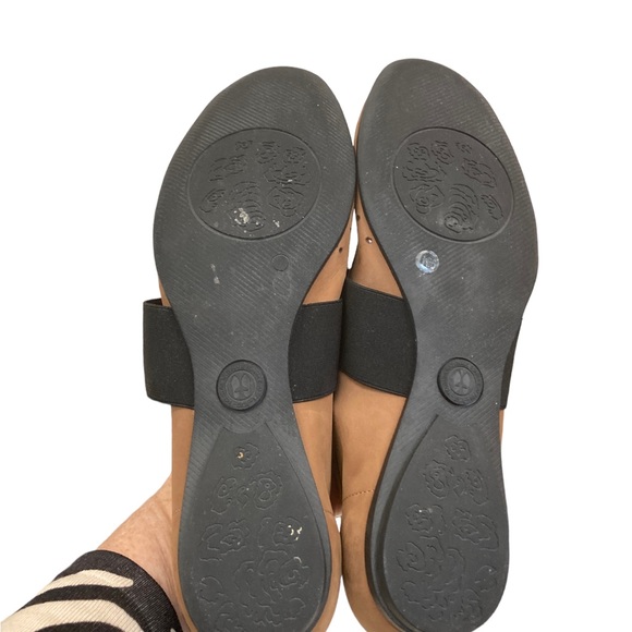 Sesto Meucci Comfort Perforate Ballet Flats  with Elasti Large Band Size  9&1/2M - Picture 6 of 7
